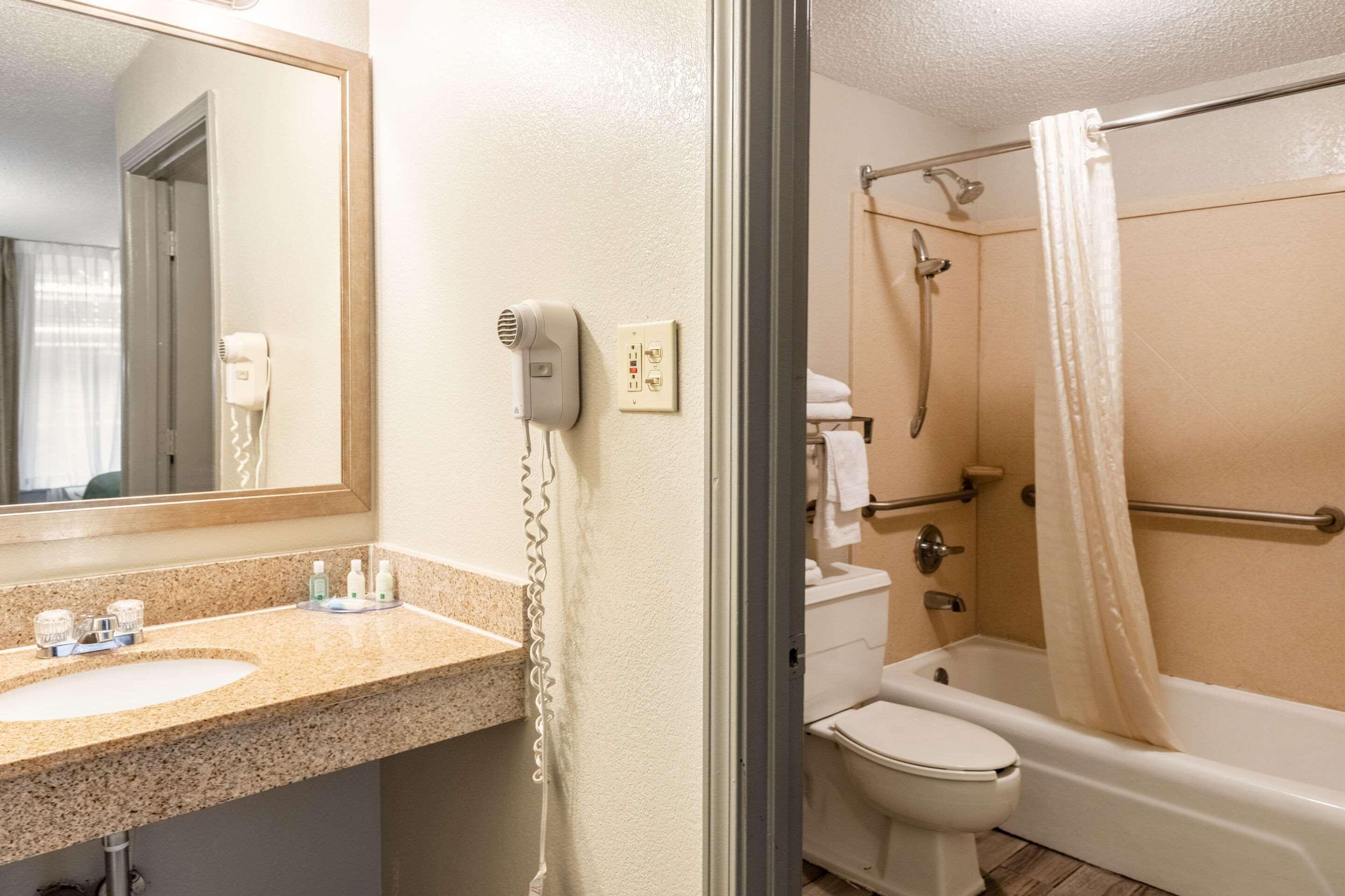 Quality Inn Newport Zewnętrze zdjęcie
